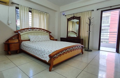 Gulshan House | Cozy Daon Guest House in Dhaka with Family-Friendly Amenities