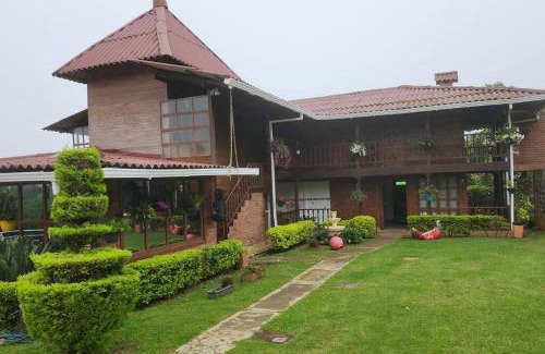 Yumbo Ski Chalet | Pet-Friendly Retreat at Nataly Rojas Cottage in Dapa Yumbo