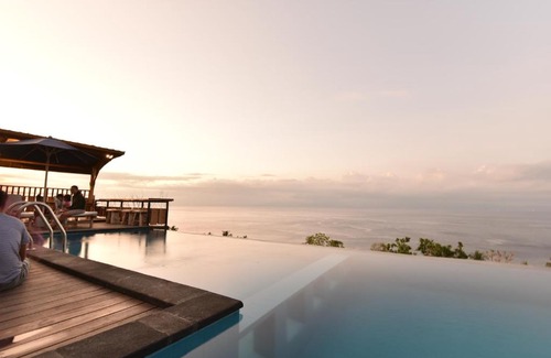 Sampalan Resort | Delightful Daphila Cottage: 4-Star Stay with Pool & Breakfast