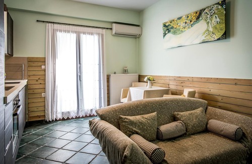 Tsagarada Apartment | Welcoming Daphne House in Pelion with Delicious Breakfast