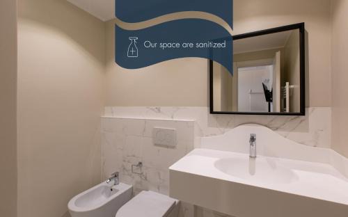 Tricolore House | Enchanting Daplace - Corso Monforte Suites with 8.7 Rating