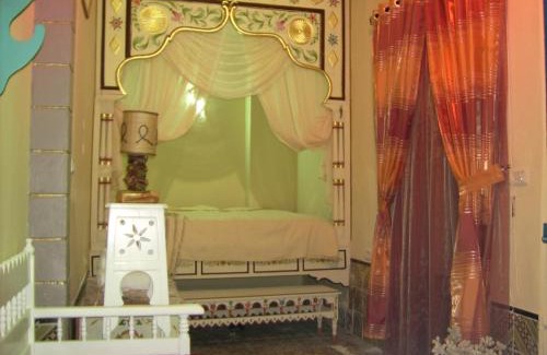 Medina de Sousse House | Discover Dar Baaziz: Pet-Friendly Oasis with Hot Tub