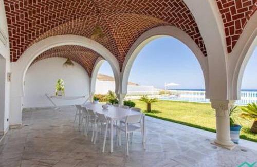 Rafraf Villa | Dar Barsha: Beachfront Paradise for Families and Pets