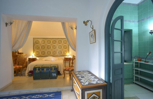 Le Kef House | Discover Dar Chennoufi: Family-Friendly with Pool & Breakfast