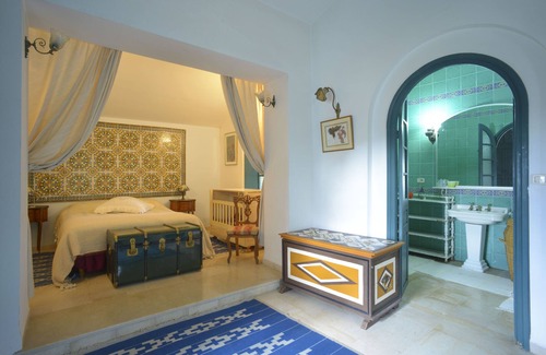 Le Kef House | Discover Dar Chennoufi: Family-Friendly with Pool & Breakfast