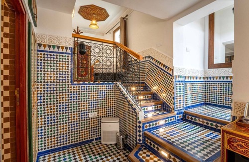 Talaa House | Exceptional Dar D'or Fes: 4-Star Retreat with Hot Tub