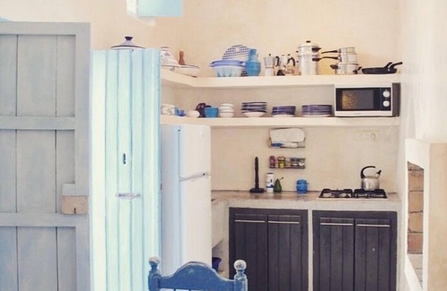 Erriadh House | Discover Dar Farah: Pet-Friendly Retreat with Pool & Breakfast