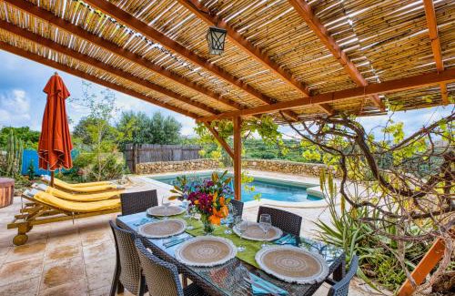 Nadur House | Oceanfront Haven: Dar Ix-Xemx with Pool and Hot Tub