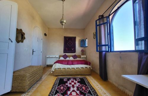 Moulay Bouzarqtoune House | Pet-Friendly Retreat at Dar Janoub with Inviting Pool