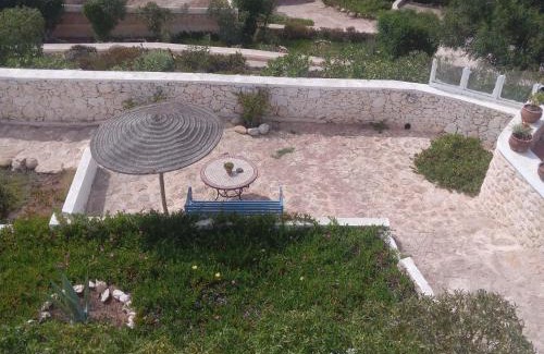 Moulay Bouzarqtoune House | Pet-Friendly Retreat at Dar Janoub with Inviting Pool