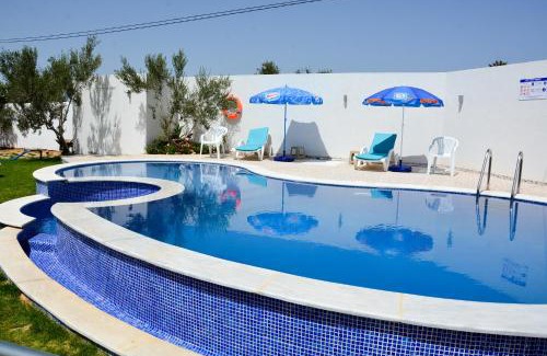Erriadh House | Dar Lotfi: Guest Rated 9/10 with Pool & Pet-Friendly Perks
