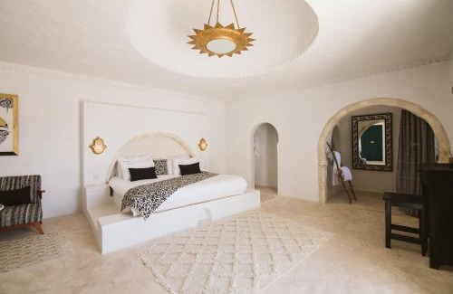 Erriadh House | Unforgettable Stay at Dar Naël - Oceanfront with Pool