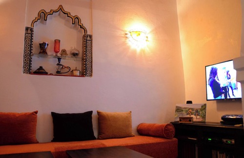Tetouan Bed & Breakfast | Budget-Friendly Stay at Dar Rehla with Family Amenities