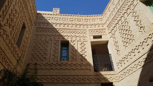 Tozeur Hotel | Unwind at Dar Saida Beya with Breakfast & Hot Tub Bliss