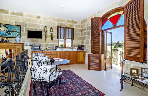 Ta' Għammar House | Dar tal-Kaptan Boutique Maison: Oceanfront Oasis in Gozo
