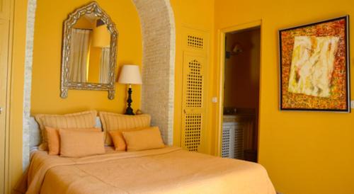 Tozeur Bed & Breakfast | Dar Tozeur: Oceanfront Bliss with Pool and Spa Amenities