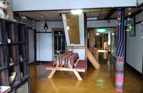 Nishitappu House | Family-Friendly Daramusara with Hot Tub & Pet Access