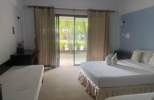 Ko Lanta Hotel | Stay at Darawadd Lanta with Pool and Ocean Views