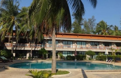 Ko Lanta Hotel | Stay at Darawadd Lanta with Pool and Ocean Views