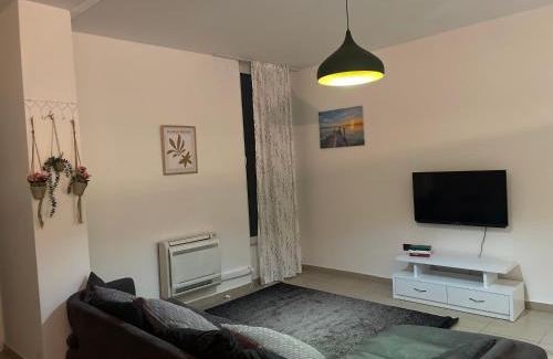 Kamez Apartment | Kid-Friendly Dardana & Gerjon Apartment - Rated 9.1/10
