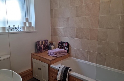 Aberaman House | Cozy Dare Valley Cottage Near Zip World and Waterfalls