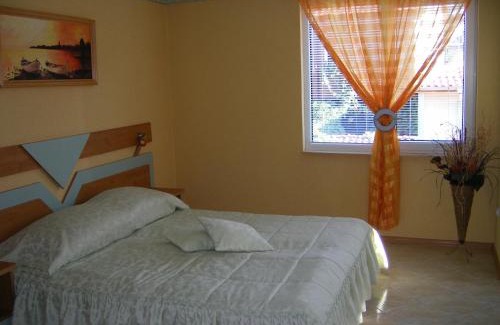 Nessebar Old Town House | Top-Rated Dari Guest Rooms with Ocean View & Family-Friendly Perks