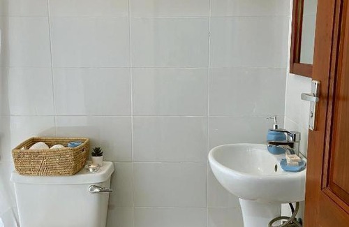 Arusha Apartment | Comfortable Daria Apartment - Burka with Breakfast & Kitchen