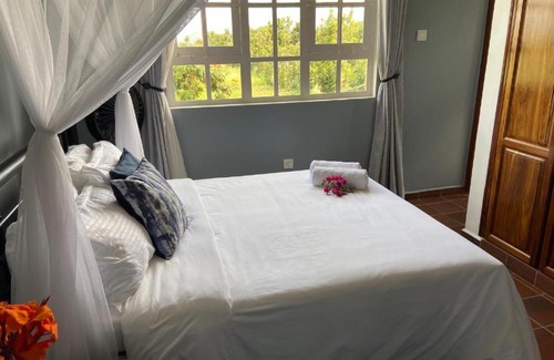 Arusha Apartment | Comfortable Daria Apartment - Burka with Breakfast & Kitchen