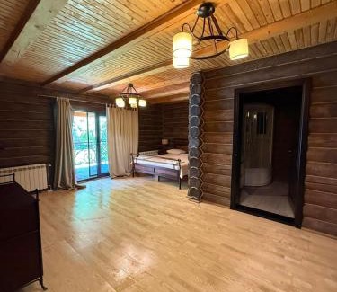 Transcarpathia Apartment | Darino: Guest Rated 10/10 with Pool and Pet-Friendly Perks