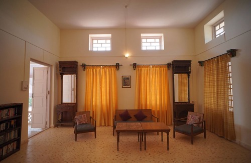 Talaja Hotel | Experience Dariya Mahal Gopnath with Family-Friendly Dining
