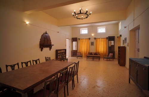 Talaja Hotel | Experience Dariya Mahal Gopnath with Family-Friendly Dining