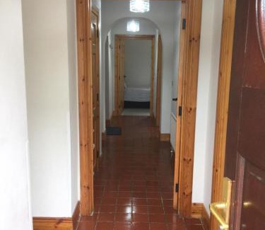 Ballymoney House | Charming Dark Hedges Cottage: Guest Rated 9/10 with Breakfast