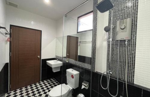 Ban Pa Yang Resort | Discover Dark Sugar Resort: Family-Friendly Getaway with Hot Tub