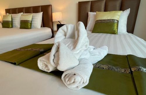 Ban Pa Yang Resort | Discover Dark Sugar Resort: Family-Friendly Getaway with Hot Tub