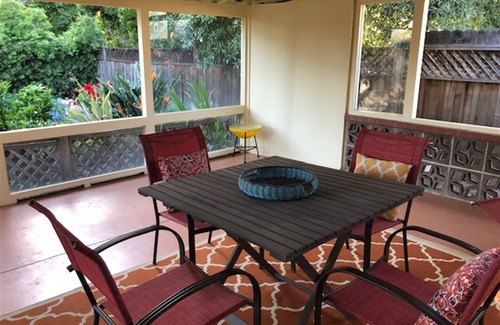 Oak Park House | Tranquil Uptown Retreat with Pet-Friendly Amenities