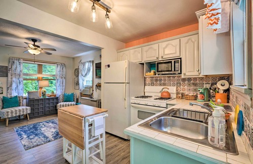 North East Cottage | Delightful Darling Cottage - Steps from Lake Erie Beach!