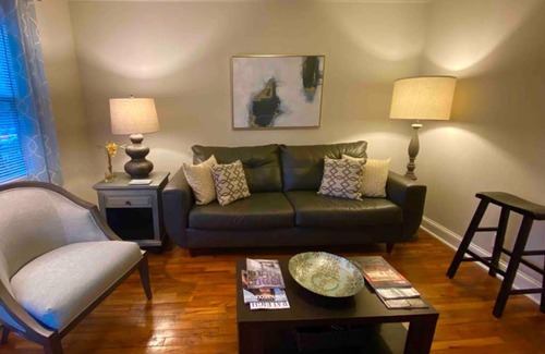 University Park Apartment | Discover Darling Cottage: Family-Friendly Retreat Awaits