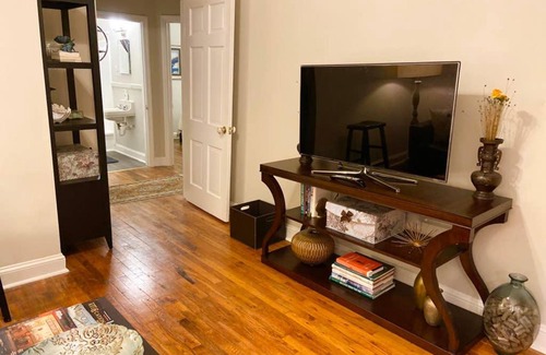 University Park Apartment | Discover Darling Cottage: Family-Friendly Retreat Awaits