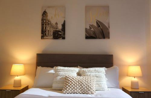 Pyrmont Apartment | Value Stay Near Darling Harbour with Pool & Hot Tub Access