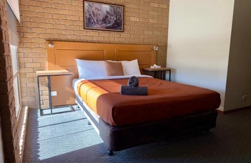 Wentworth Hotel | Cozy Darling Junction Motor Inn with Oceanfront Pool Access