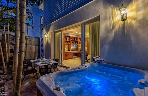 Historic Seaport Cottage | Experience the Charm of Darling of Duval Estate Cottage