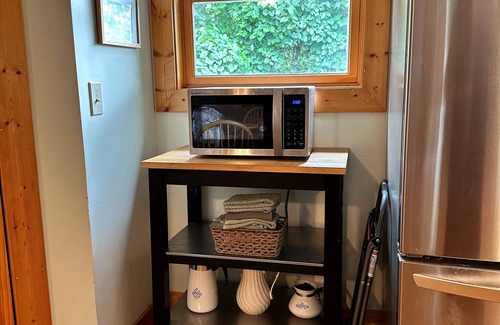 Seven Devils House | Relaxing Mountain Retreat with Ocean View and Family-Friendly Perks