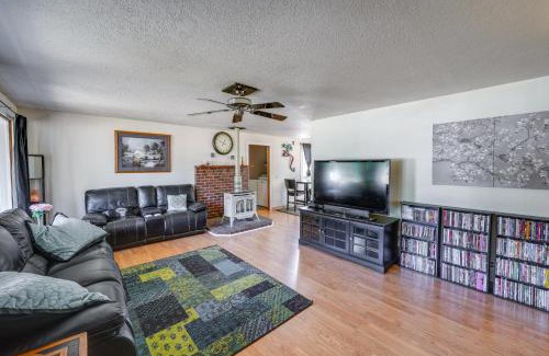 Darrington House | Cozy Darrington Rental with Private Yard & Mountain Views