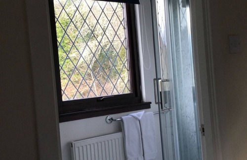 Invermoriston Bed & Breakfast | Cozy Darroch View B and B: Rated 9/10 with Breakfast Included