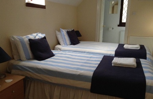 Invermoriston Bed & Breakfast | Cozy Darroch View B and B: Rated 9/10 with Breakfast Included
