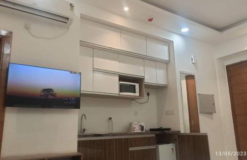 Noida Apartment | Perfect Pet-Friendly Stay at Darshana Studios - 10/10 Rated