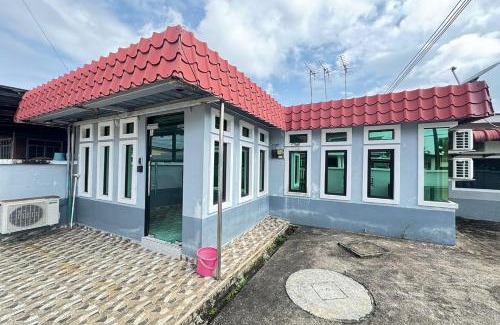 Kerteh Hotel | Family-Friendly DARUL SALAM INN with Pool & High Ratings