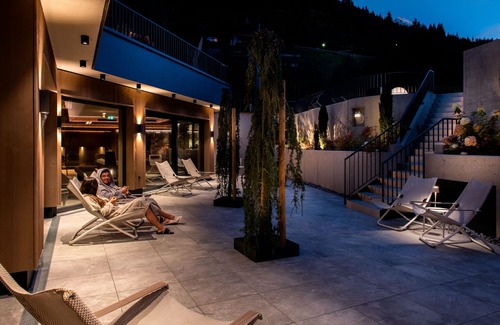 Lanersbach Hotel | Exceptional das Alois: 4-Star Comfort with Spa & Pool