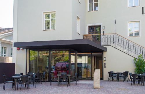 Neumarkt Hotel | Discover Das Alte Rathaus: Top-Rated Pet-Friendly Retreat