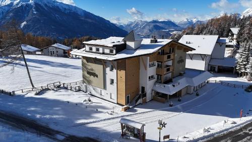 Mosern Apartment | Top-Rated Das Aparthotel Olympia Tirol with Ocean Views